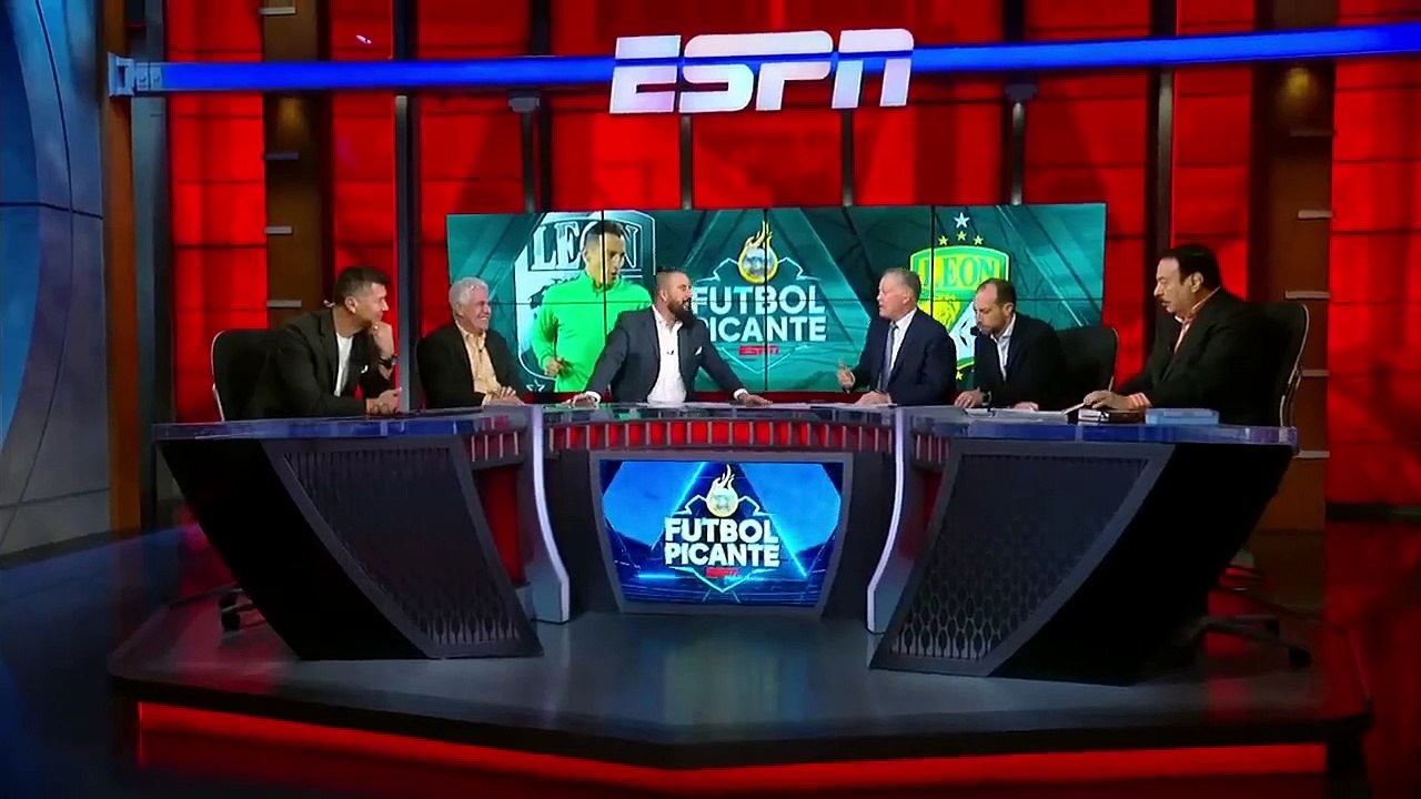 ANDRÉS GUARDADO ya está en México para firmar con Club León y regresar a la Liga MX _ Futbol Picante