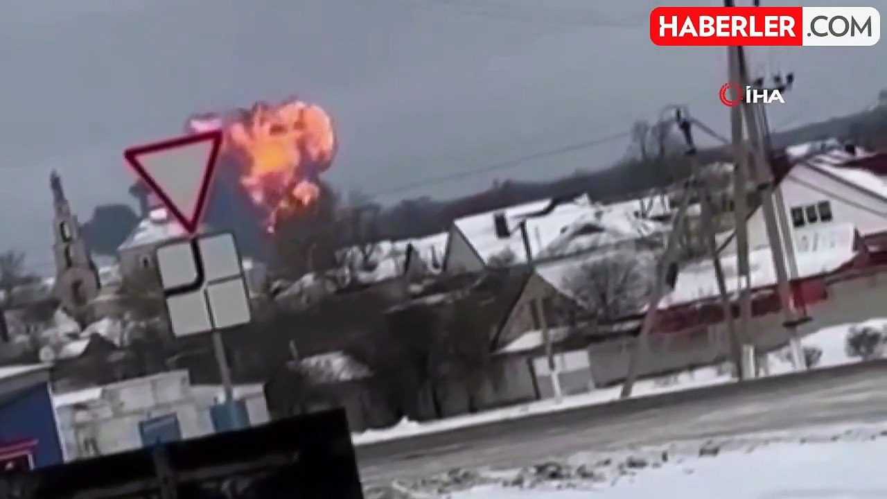 Rusya'dan bomba iddia: Esirleri taşıyan uçağı Ukrayna vurdu