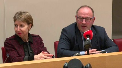 Agriculteurs : Laurent Duplomb présente la proposition de loi LR pour répondre à la crise