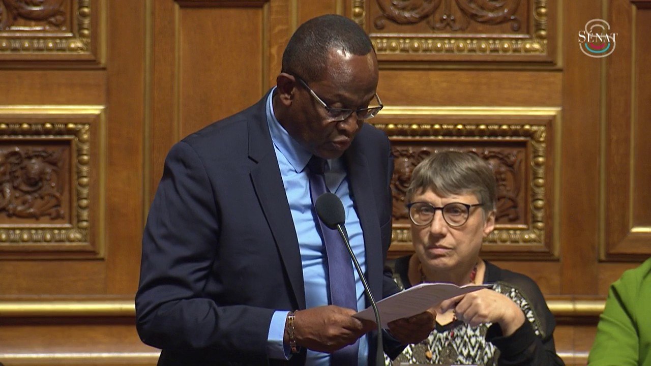 Saïd Omar Oili, sénateur démocrate: "Mayotte es...