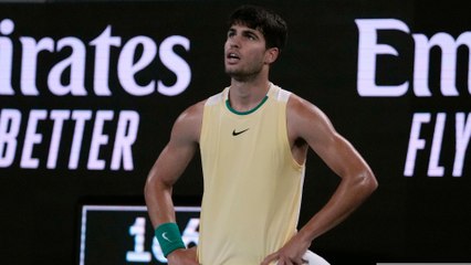 Alcaraz produces moments of magic to steal third set