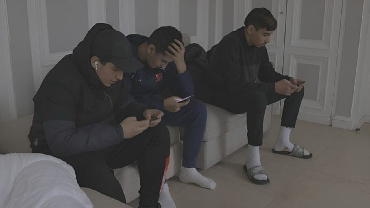 "Ils m'ont jamais lâché" - Jeunes de quartiers et éducateurs de rues