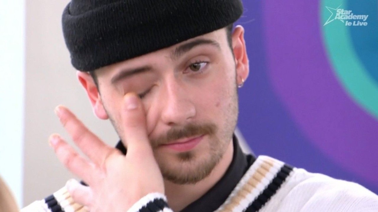 Lara Fabian fait une apparition émouvante à la "Star Academy" et provoque des larmes chez Pierre et Héléna.