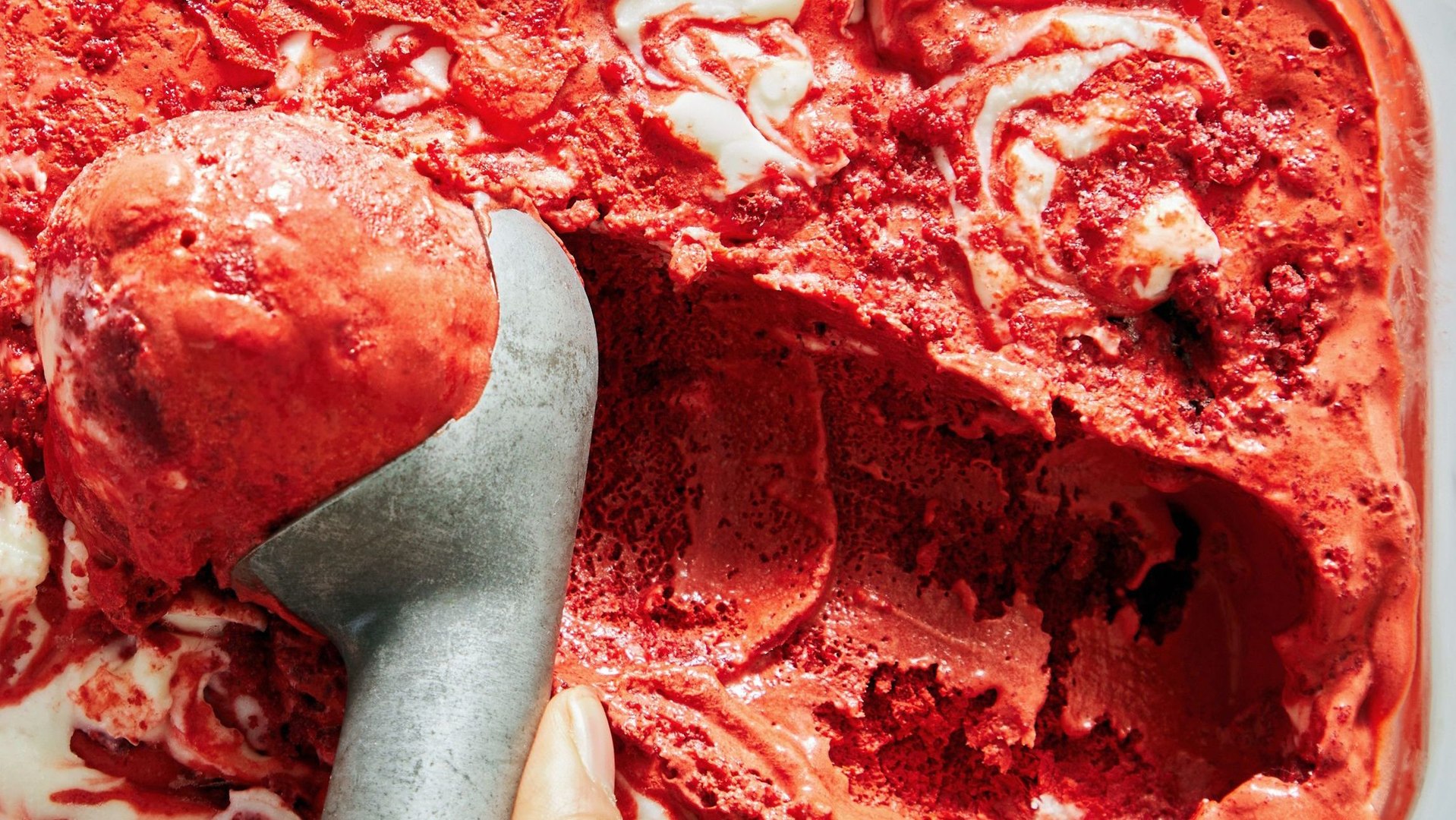 ⁣Red Velvet Ice Cream Is Our One True Love This Valentine's Day