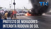 Protesto de moradores interdita Rodovia do Sol