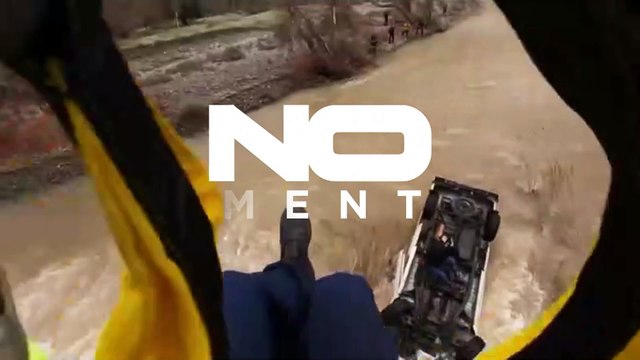 California: intrappolata sull'auto nel torrente in piena, donna salvata