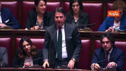 Conte a Meloni: "Lei ? un Re Mida al contrario, ci? che tocca distrugge"