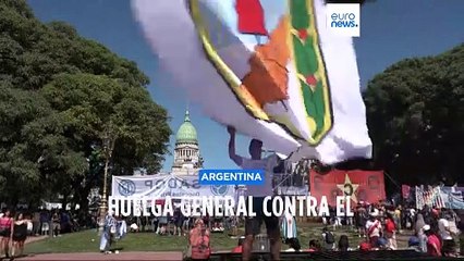 Miles de personas protestan en Argentina durante la huelga general contra las políticas de Milei