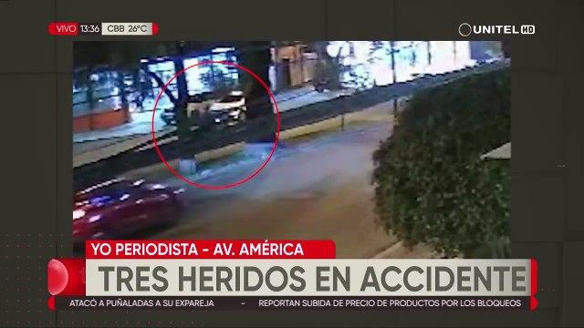 Cochabamba: Dos motociclistas chocaron dejando tres personas heridas en la avenida América