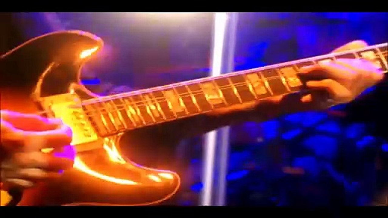 JOSS STONE — Don't Know How ● Joss Stone: Mind Body & Soul Sessions: Live In New York City · 2004 . Music from EMI