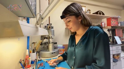 mqn- Nicole asegura que es de las pocas relojeras del país-240124