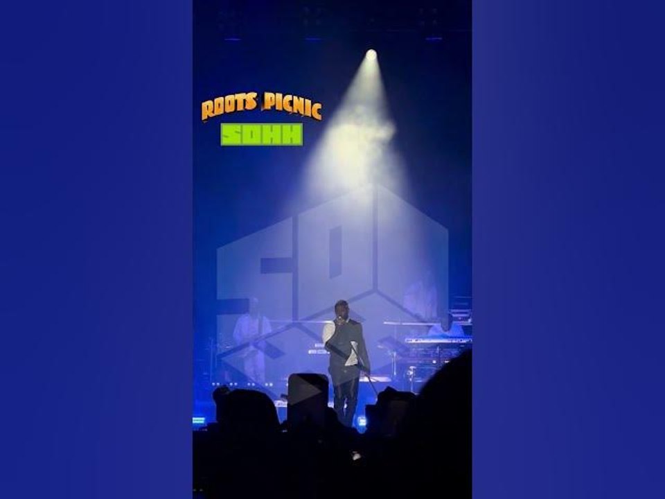ROOTS PICNIC: Usher Performing "Nice & Slow"