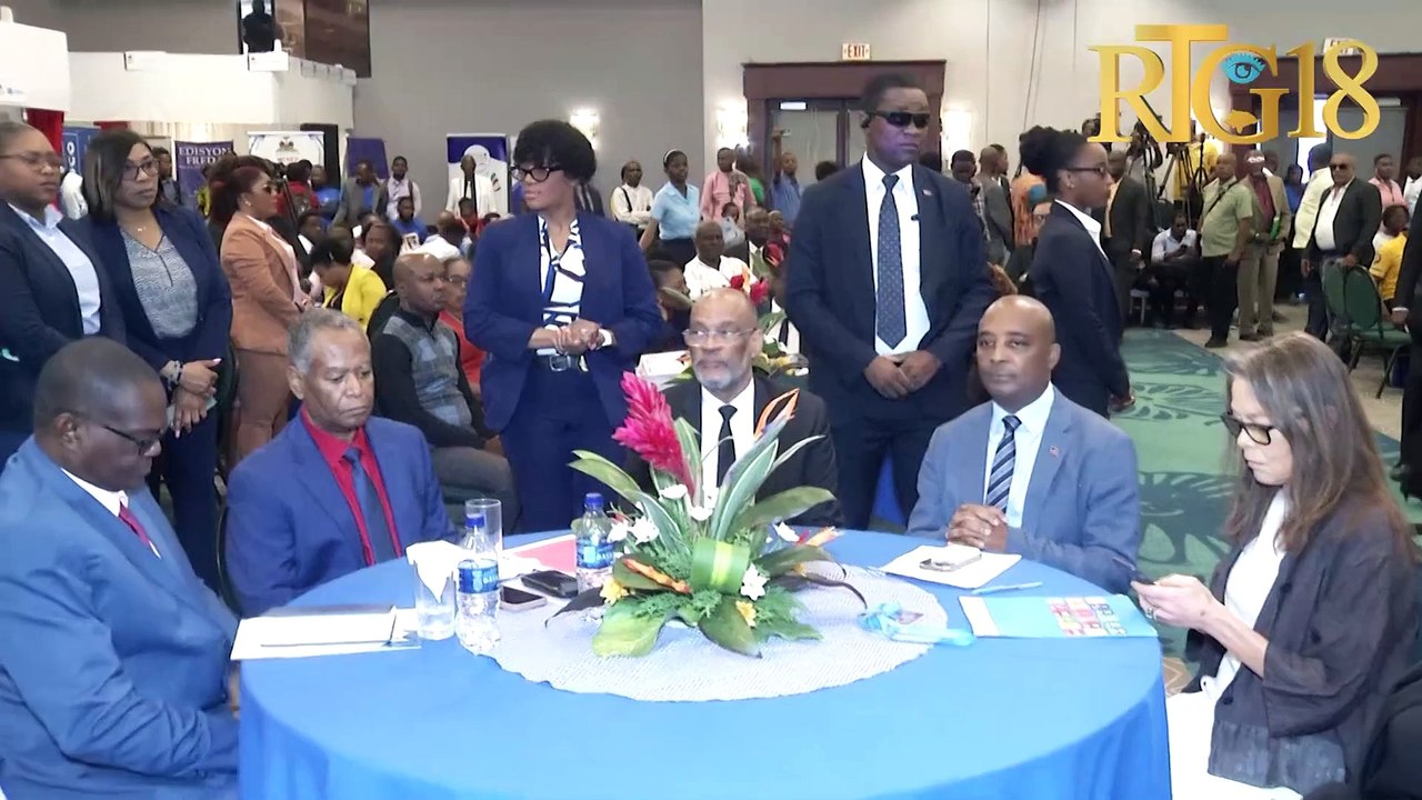 Ministè Edikasyon Nasyonal ak Fòmasyon Pwofesyonèl remèt prim bay 8 loreya egzamen leta.