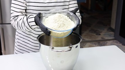 مكونات عجينة الدونات هش وقطني ومضمون باذن الله