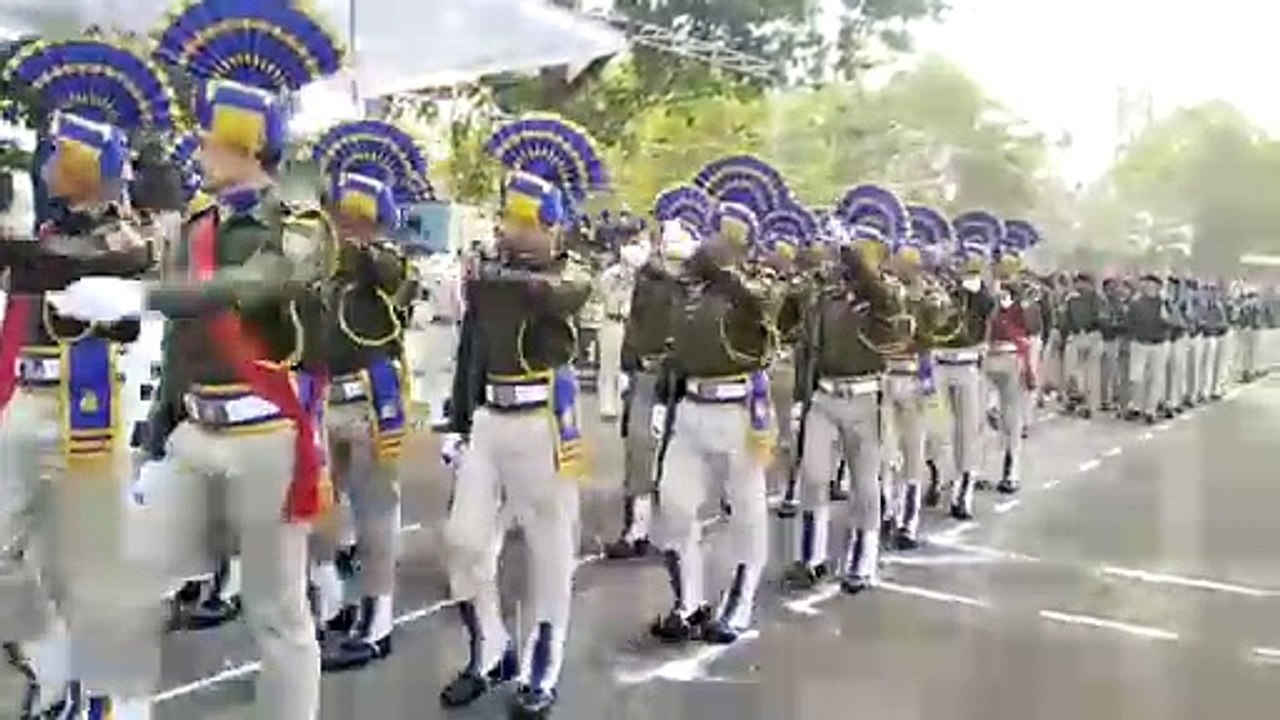 गणतंत्र दिवस समारोह की फाईनल रिहर्सल में ध्वज फ...