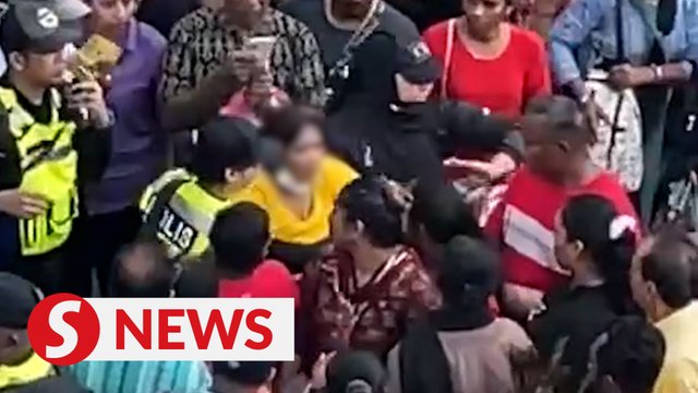 Passersby foil snatch theft attempt at Batu Caves