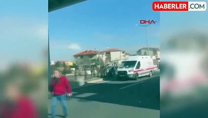 Üst geçidin altından karşıya geçen aileye otomobil çarptı; 3 ölü, 1 yaralı