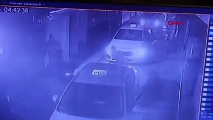 Müzikholdeki çatışma anı güvenlik kamerasına yansıdı