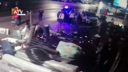 Komşularının telefonuyla işyerine geldi, müdahale edince bir dayak yemediği kaldı