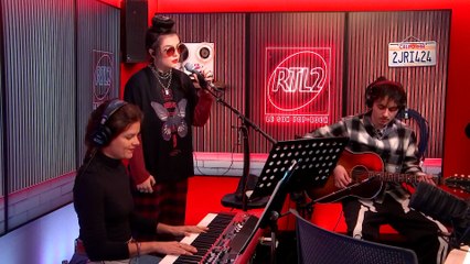 LIVE - Hoshi interprète "Et même après je t'aimerai" dans #LeDriveRTL2 (24/01/24)