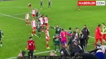 Bayern Münih maçında skandal! Trabzonspor'un eski hocası, Sane'ye yumruk attı