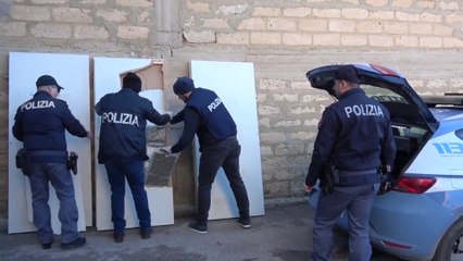 Caltanissetta, nascondevano droga nei telai delle porte. Tre arresti