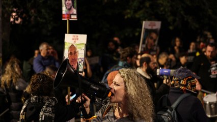 مسيرة لمئات الإسرائيليين وسط القدس للمطالبة بإبرام صفقة إعادة الأسرى