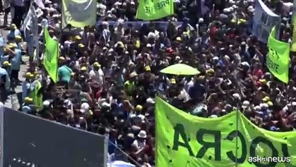 Argentina, sciopero generale: decine di migliaia in piazza