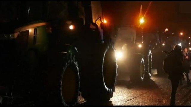 Continua l'operazione lumaca degli agricoltori sulle strade francesi