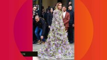 PHOTOS Jennifer Lopez en décolleté très plongeant et époustouflante : une déesse de l'antiquité à Paris