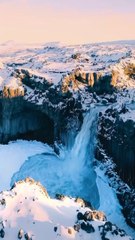 UNE DES PLUS BELLES CHUTES D’ISLANDE