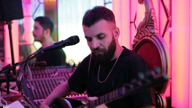 İbrahim Ertuğrul __ Vay Seni Vay Vay - Kollarda Bilezik - Motor Geliyor Motor (Canlı Perfromans )