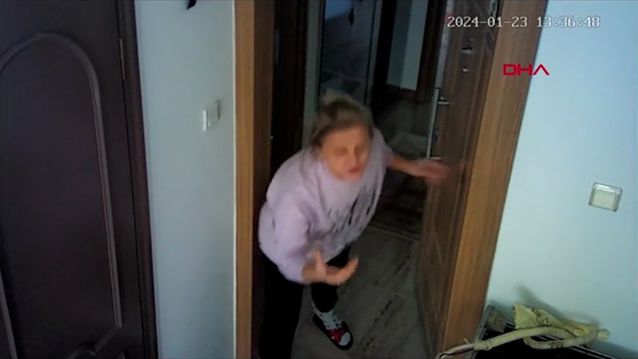 Satırla komşusunun kapısına dayandı