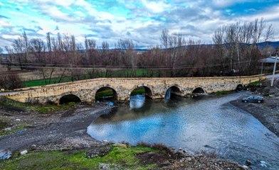 Roma dönemine ait köprü tarihe tanıklık ediyor!