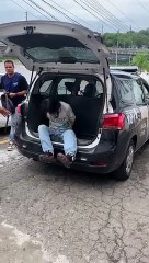 Filho de idosa chinesa mantida em cárcere em apartamento no centro de Salvador passa por audiência de custódia