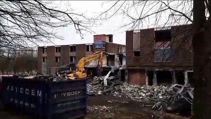 Demolition begins on disused Farringdon Hall police station