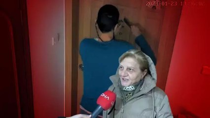 Gürültüden rahatsız oldu, satırla komşusunun kapısına dayandı