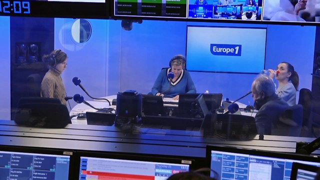 Immigration : record du nombre de premiers titres de séjour en 2023, les expulsions en hausse de 17%