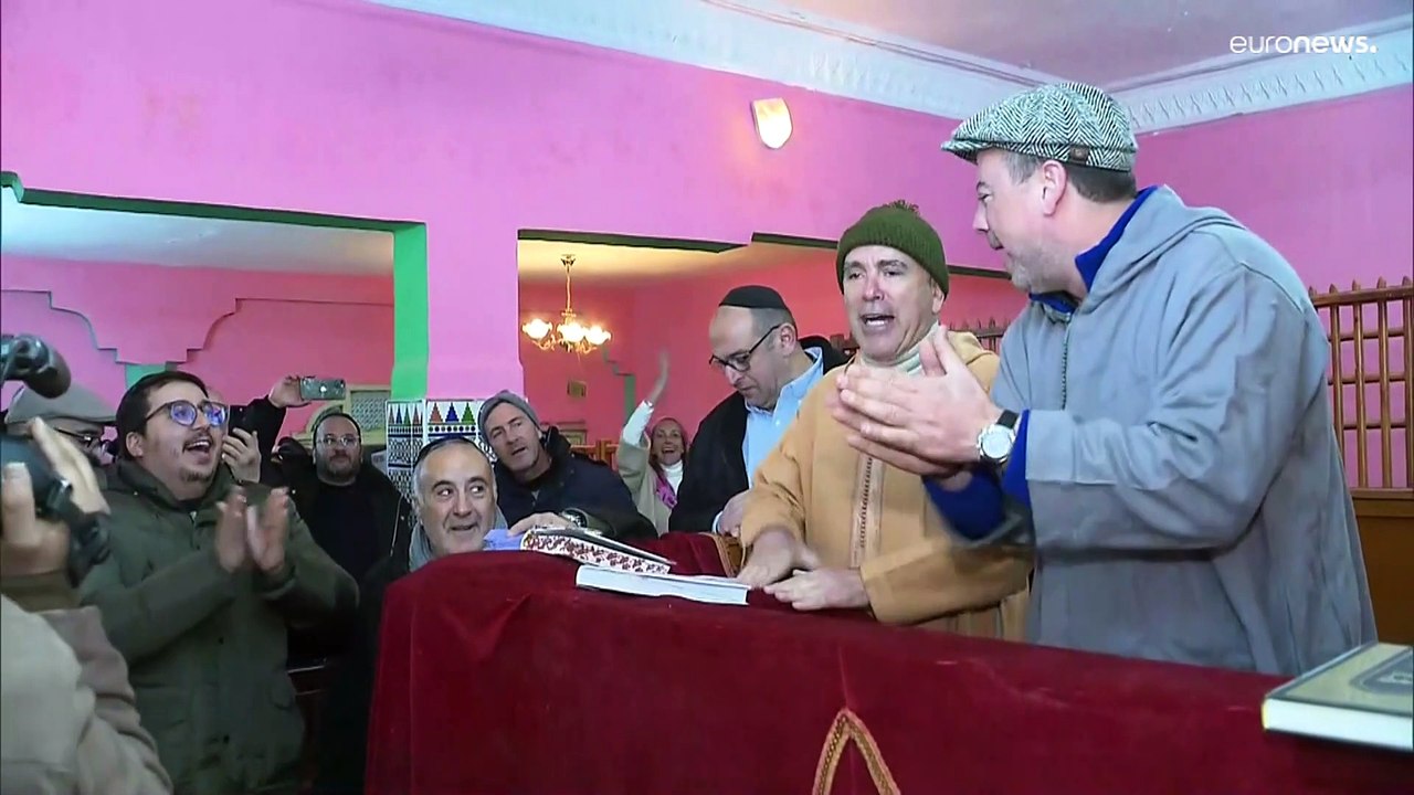 شاهد: الجالية اليهودية المغربية تحتفل بـ"هيلولا" أبو حصيرة في ميدلت