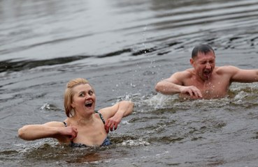 Cold-water swimming lowers menopause symptoms
