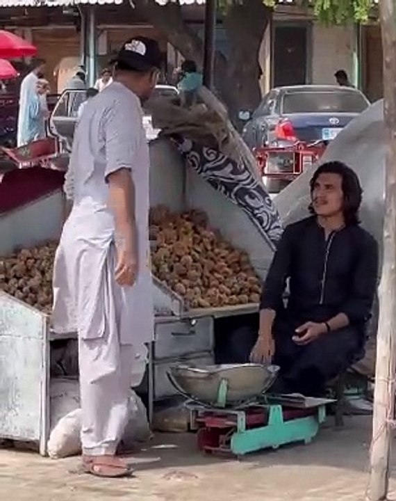 Selling his stuff infront of him#funny #comedy