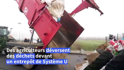 Des agriculteurs bloquent un entrepôt de Système U dans le Lot-et-Garonne