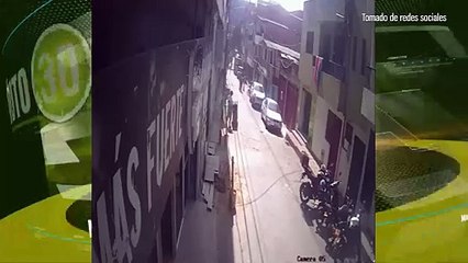 En video quedó registrado el momento en el que un sujeto hurta un bulto de cuido en Guarne