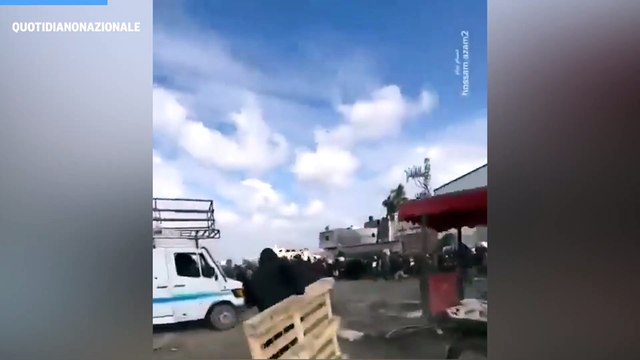 Guerra Israele-Hamas: spari sulla folla che attende aiuti umanitari a Gaza