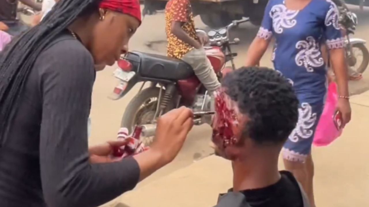 Gifted makeup artist makes people's jaws drop with her 'SFX on the Street' experiment