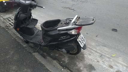 Idoso tem lesão grave na cabeça após bater moto contra carro em Colombo