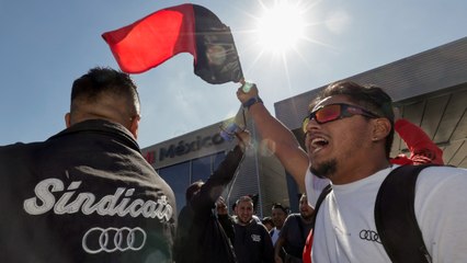 Los trabajadores de Audi México van a huelga