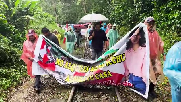 Huelga de pobladores amenaza actividad turística en Machu Picchu