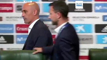 El juez ve indicios suficientes para juzgar a Rubiales por el beso no consentido a Hermoso