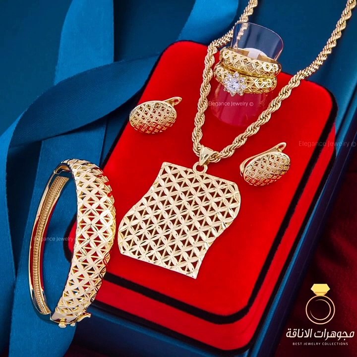 بلاكيور بجودة عالية شبيه بالذهب